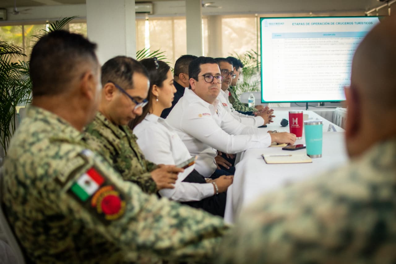 Reunión de autoridades portuarias y turísticas de Mazatlán
