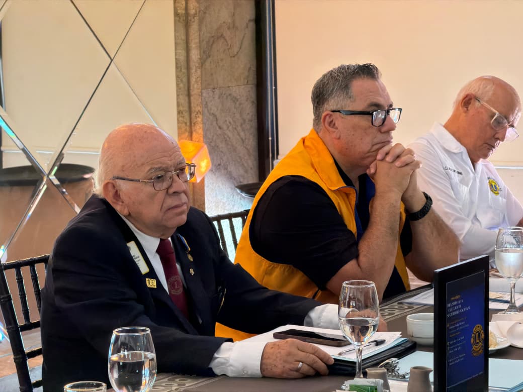 Reunión entre Club Leones Mazatlán y elementos del Ejército Mexicano