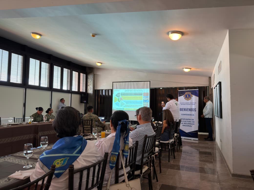 Reunión entre Club Leones Mazatlán y elementos del Ejército Mexicano