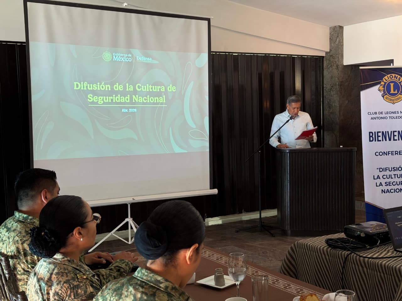 Reunión entre Club Leones Mazatlán y elementos del Ejército Mexicano