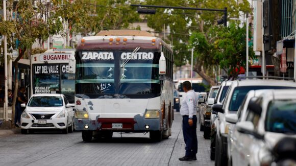 Choferes de Culiacán, Sinaloa, exigen un salario base justo para que su sustento no dependa del pasaje 