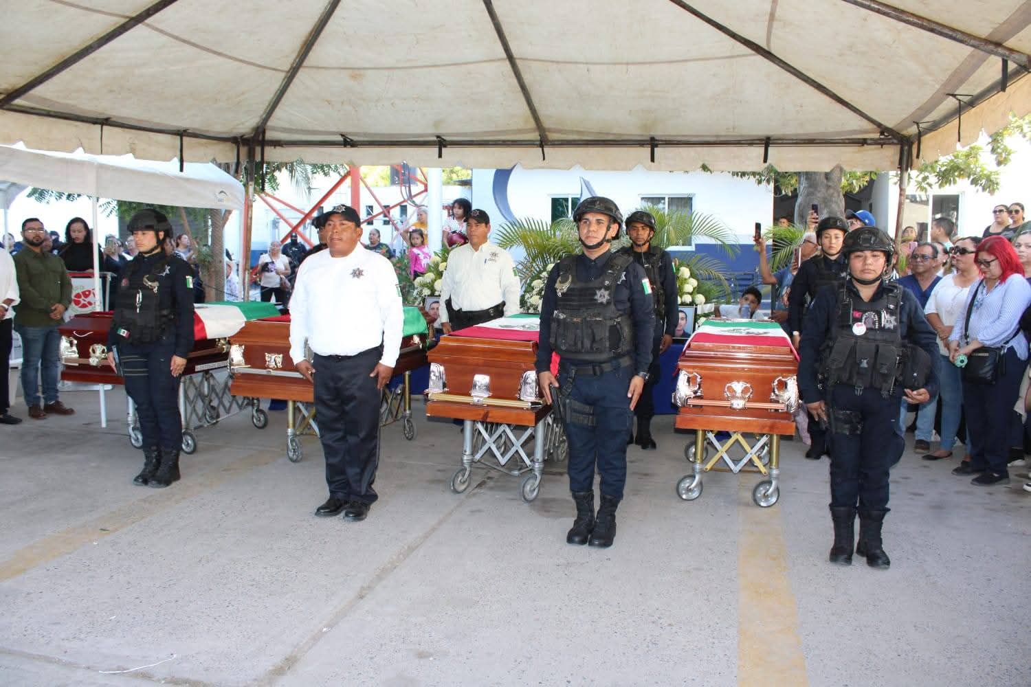 Rinden homenaje de cuerpo presente a elementos caídos en Escuinapa