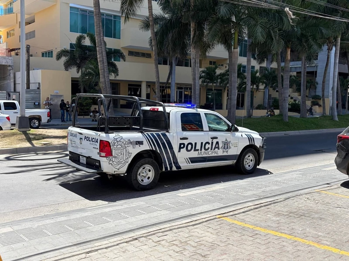 Lugar del robo de salario para trabajadores de obra en Mazatlán. Patrulla