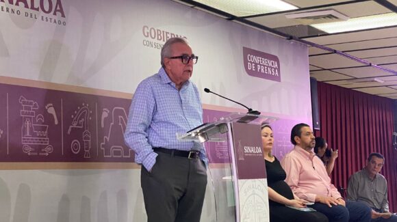Estamos trabajando en el desazolve de cuerpos de agua para prevenir inundaciones en Sinaloa: Rocha Moya