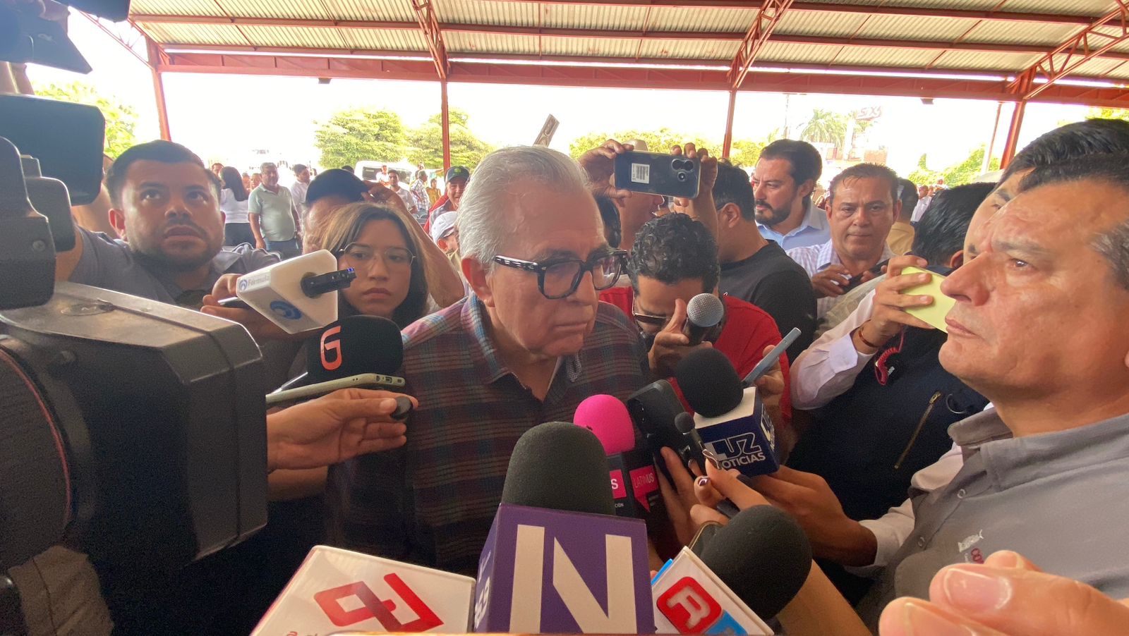 “No adelantemos vísperas”; descarta gobernador Rocha separarse del cargo para enfrentar acusaciones de EU en su contra
