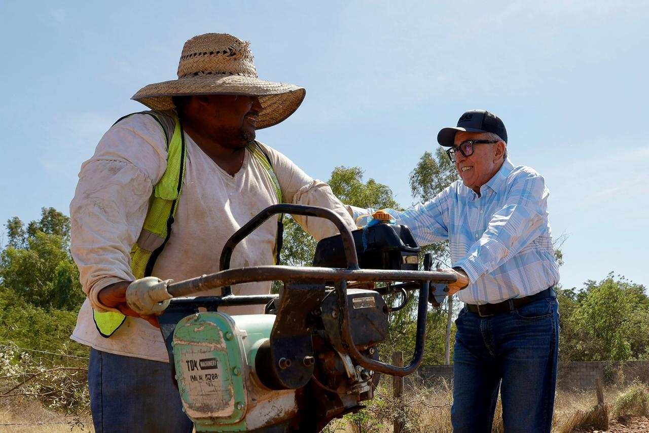 Rocha supervisa avances de la obra en bulevar Agricultores, Culiacán, Sin.