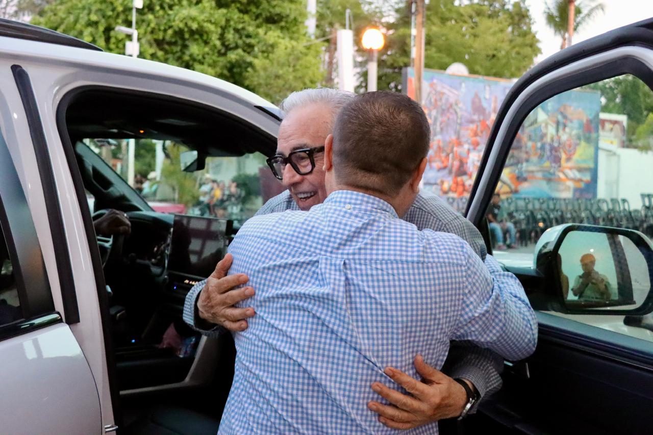 Rocha y José Paz en el Carnaval de Badiraguato 2026