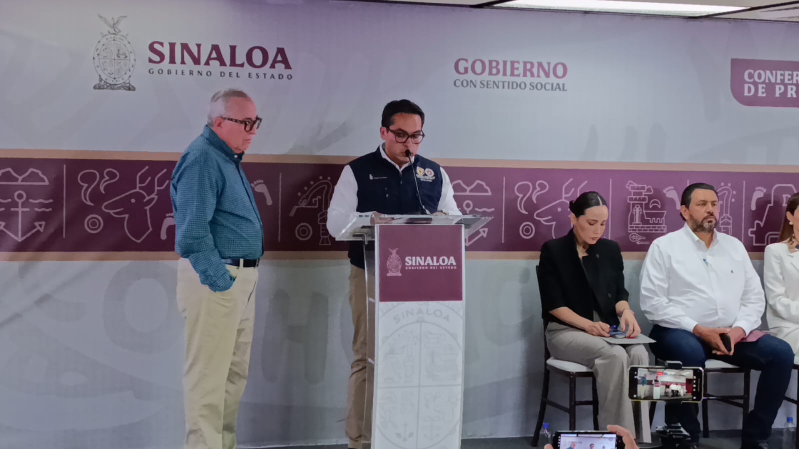 Roy Navarrete Curvas