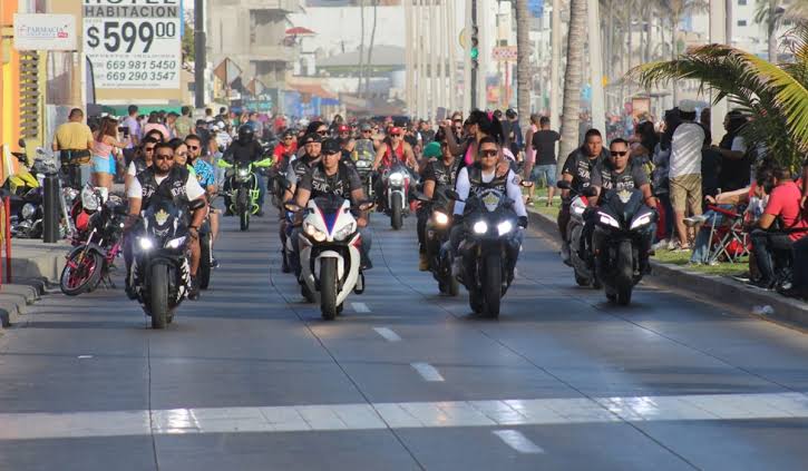 Desfile Semana Moto