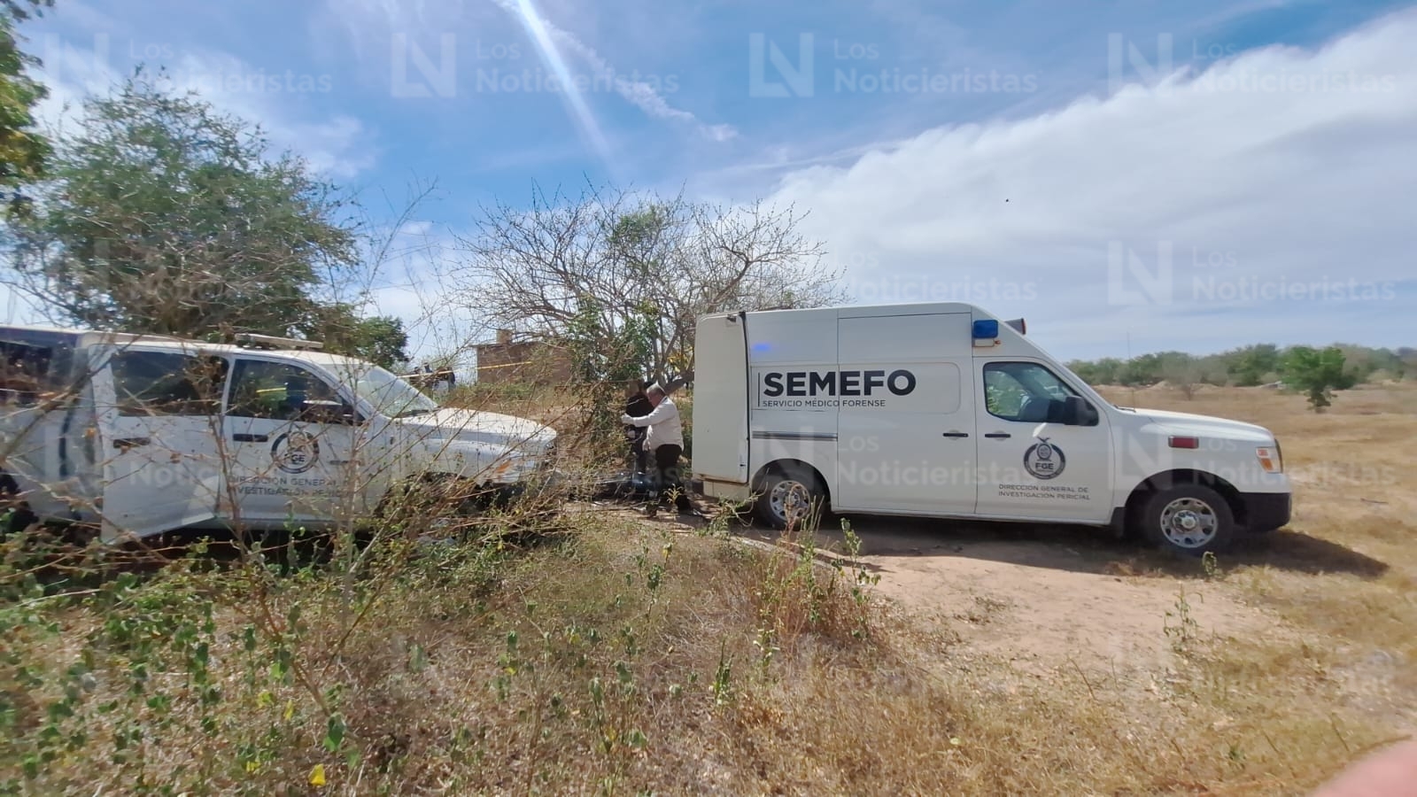 Semefo investiga fosa clandestina en Aguaruto, Sin.