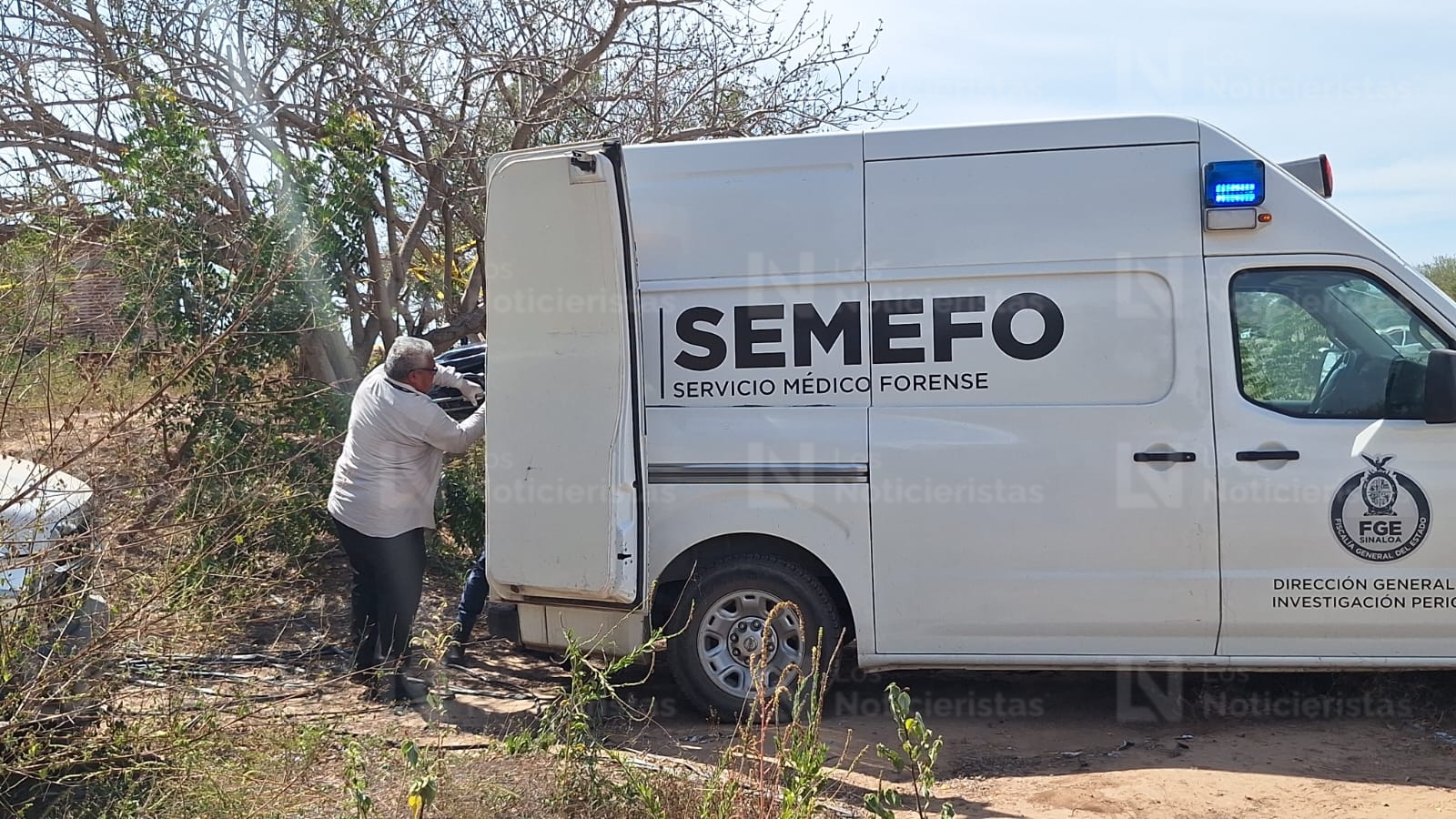 Semefo investiga fosa clandestina en Aguaruto, Sin.