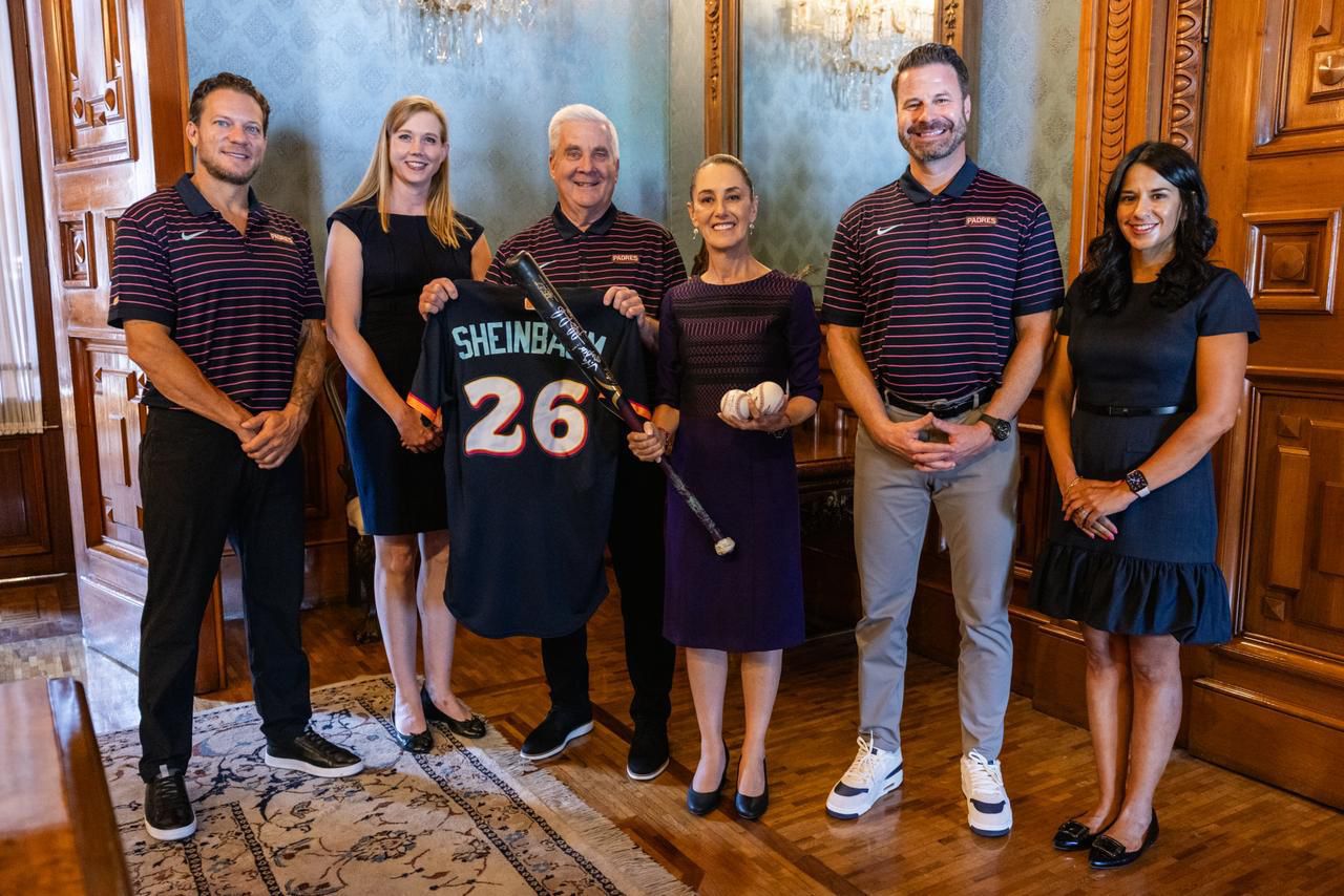 Claudia Sheinbaum recibe a directivos de Dbacks y Padres