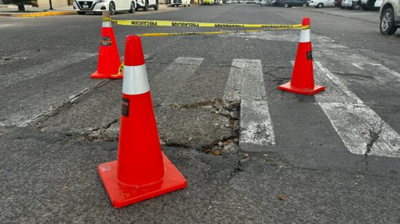 ¡Tome sus precauciones! Surge nuevo socavón en la ciudad de Los Mochis, Sinaloa