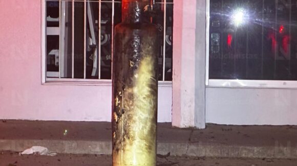 Explota tanque de gas en la preparatoria Cetis 68 de Los Mochis, Sinaloa