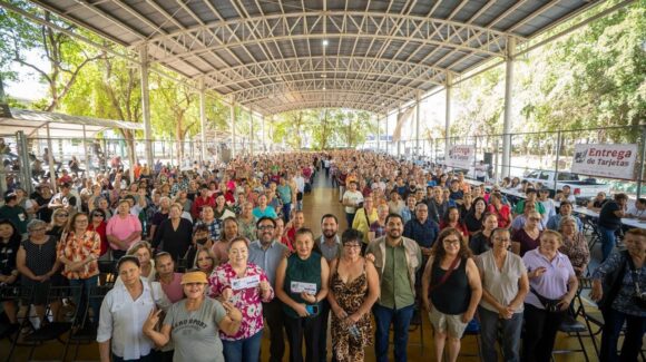 Adultas mayores reciben su Tarjeta Pensión Mujeres Bienestar en Culiacán