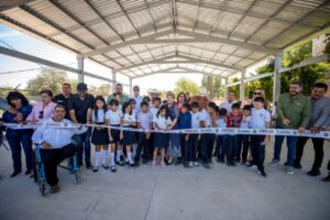 Entregan techumbre metálica en Guasave, Sinaloa