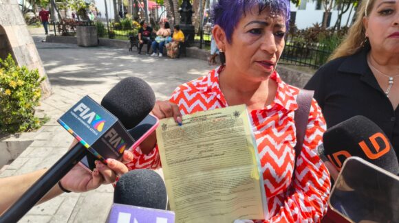 Tianguistas de la Flores Magón se manifiestan en Mazatlán; denuncian afectaciones por operativos de Tránsito