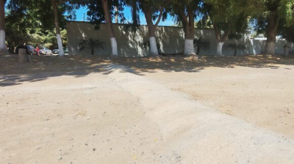 Aparecen topes irregulares en Santa María, Guasave, Sinaloa, y ya causan daños a vehículos, denuncian vecinos
