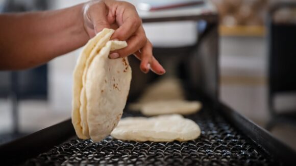 Secretaría de Agricultura y la Profeco aseguran que no hay justificación para aumentar el precio de la tortilla