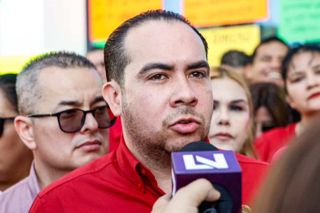Trabajadores del Centro de Ciencias y CONFÍE realizan paro de labores, exigen incremento en pago de prestaciones