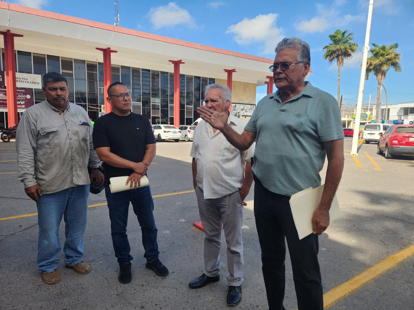 Trabajadores jubilados, pensionados y beneficiarios del extinto ingenio azucarero de Los Mochis