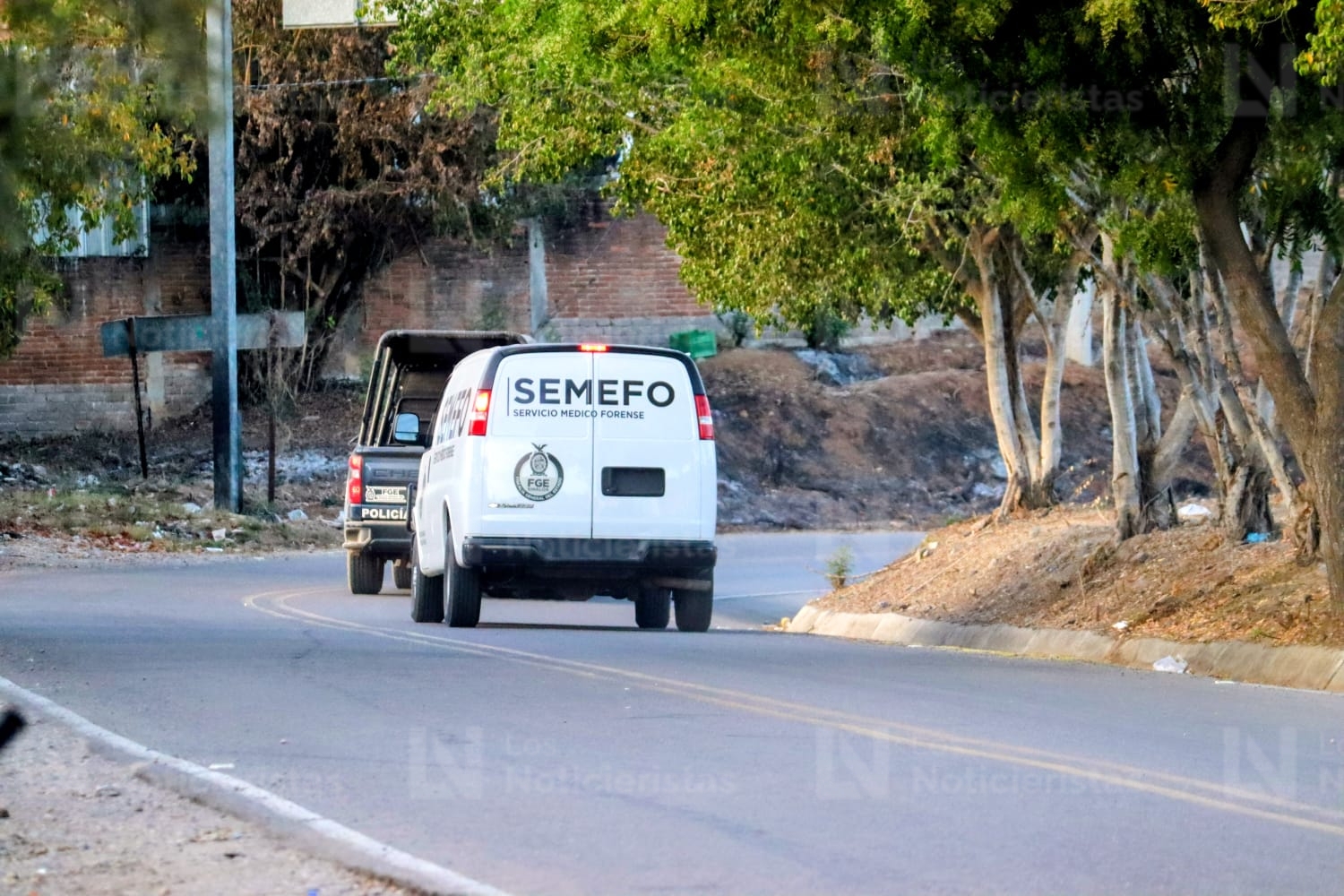 Trasladan a Semefo el cuerpo del minero fallecido en El Rosario, Sin.