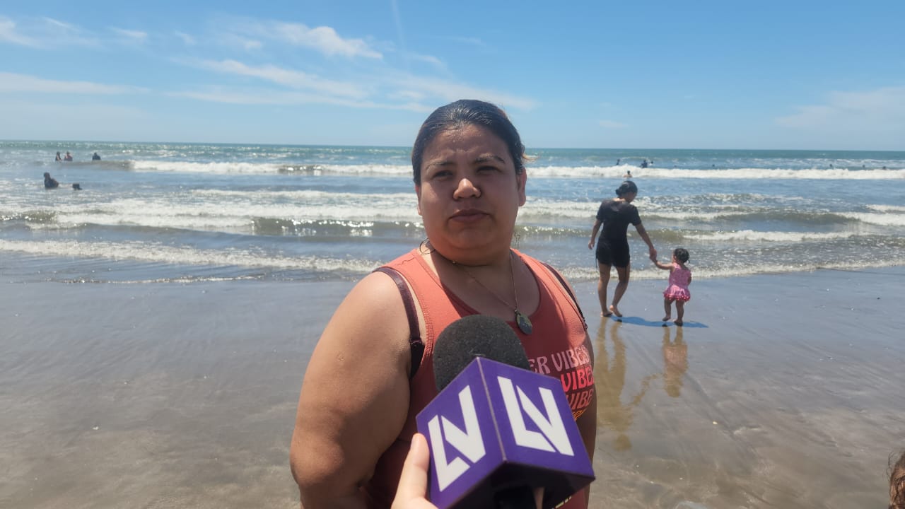 turistas en playa las glorias guasave sinaloa