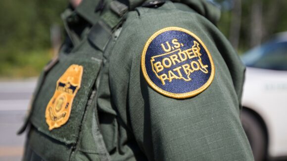 ¡Fingió ser agente de la Patrulla Fronteriza en California! Mexicano se declara culpable por suplantación