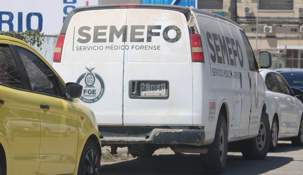 Vehículo de Semefo