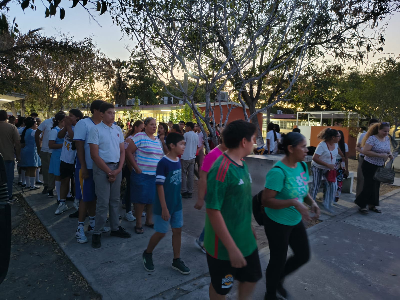 Velada astronómica en la Escuela Secundaria General #3 “Genaro Estrada” de Mazatlán