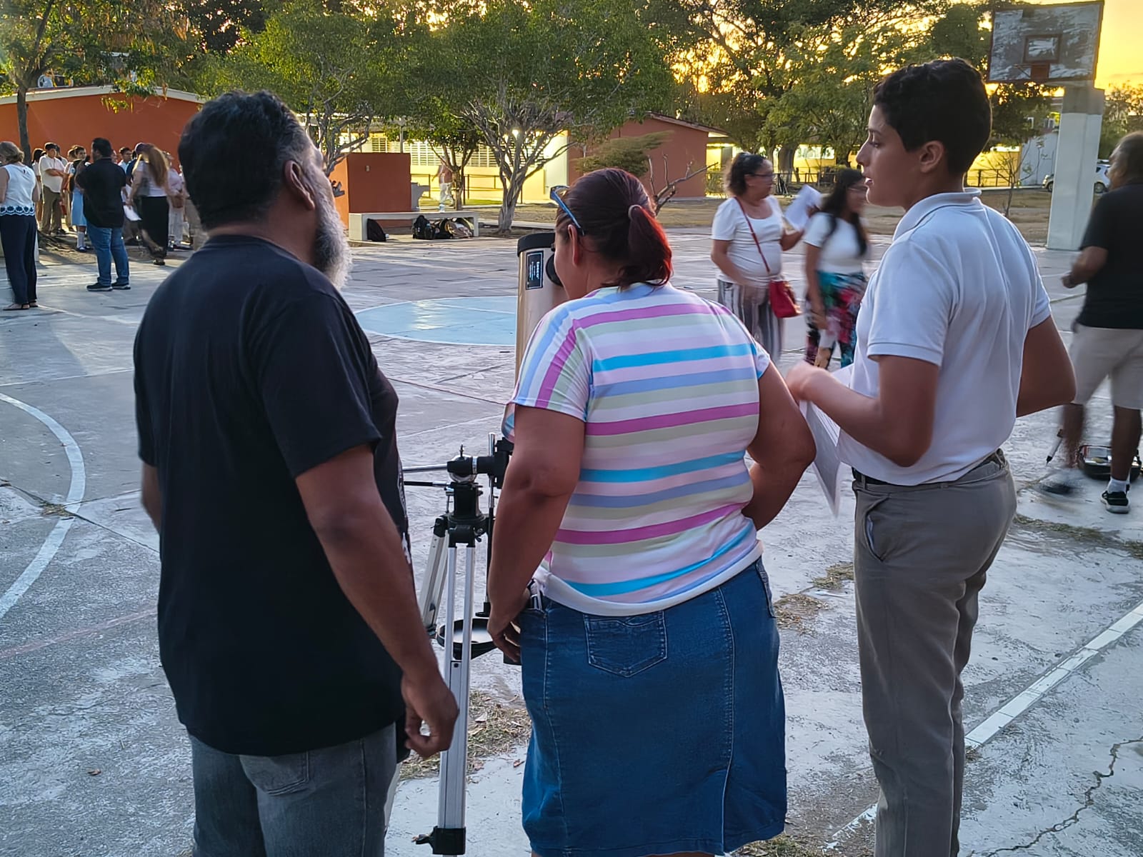 Velada astronómica en la Escuela Secundaria General #3 “Genaro Estrada” de Mazatlán