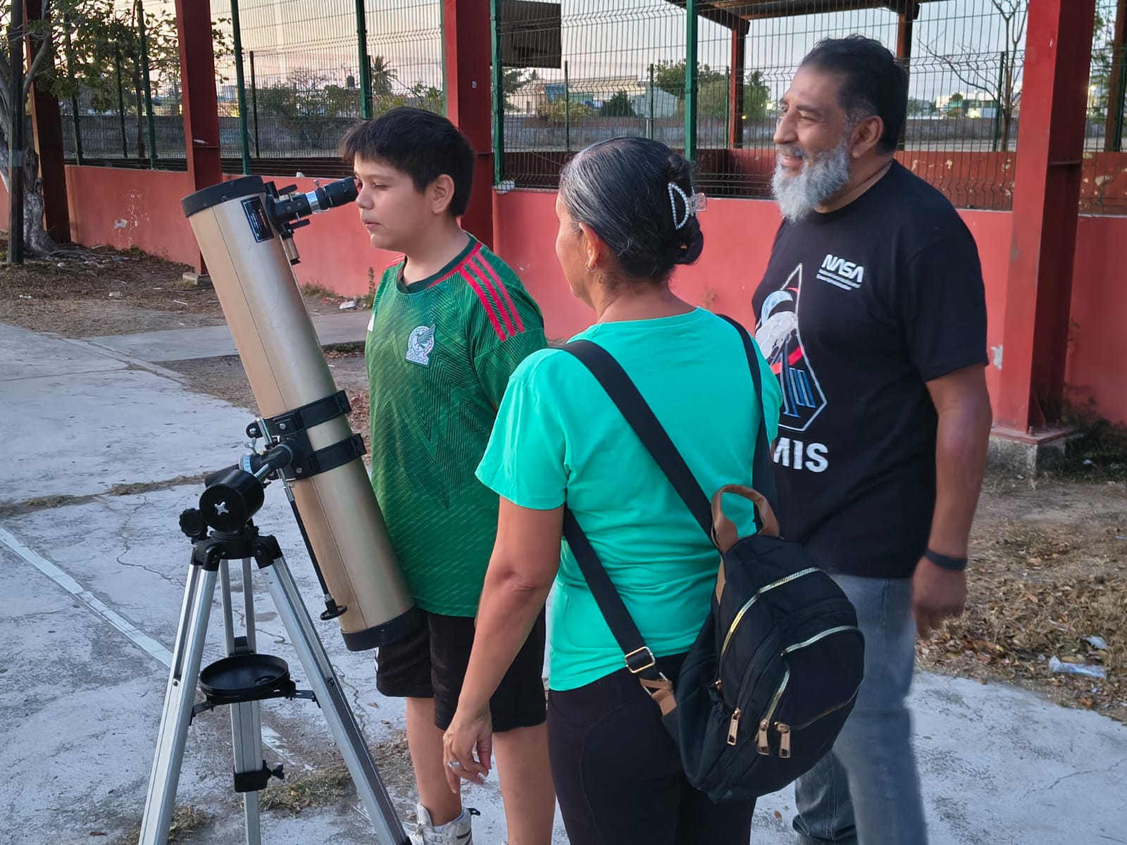 Velada astronómica en la Escuela Secundaria General #3 “Genaro Estrada” de Mazatlán