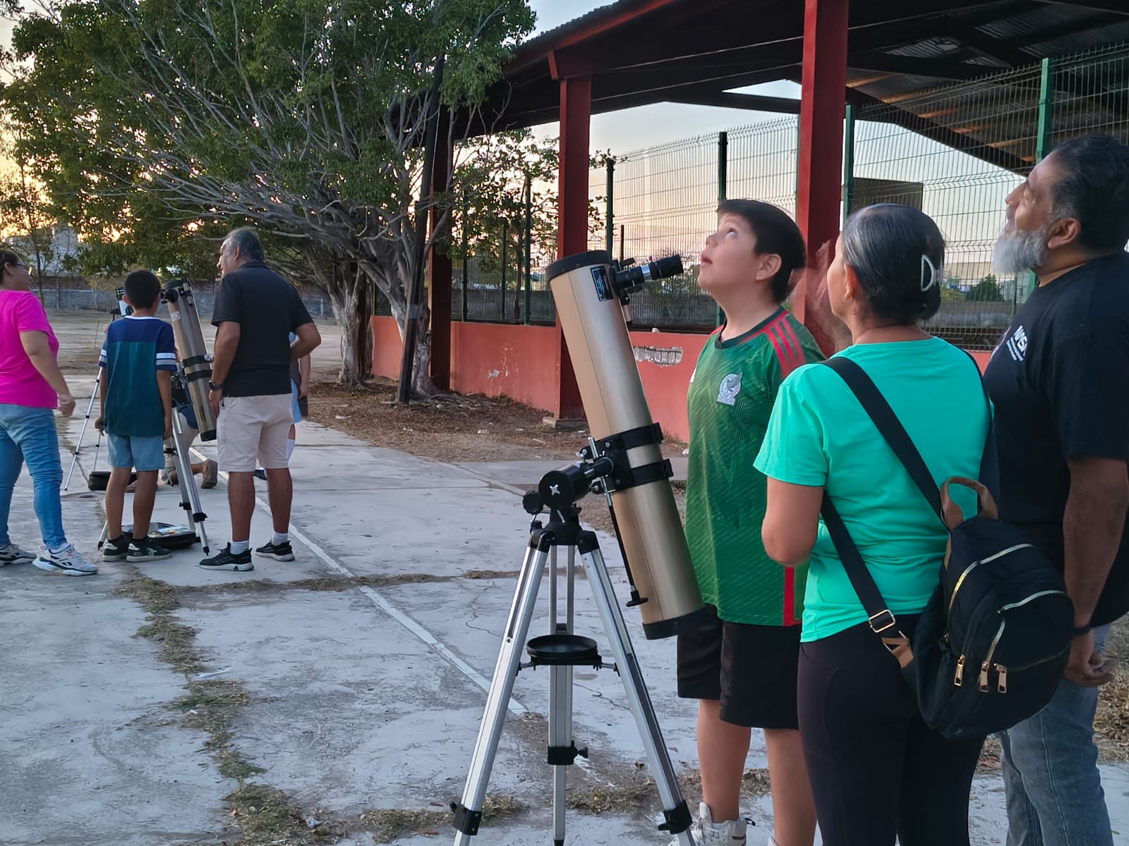 Velada astronómica en la Escuela Secundaria General #3 “Genaro Estrada” de Mazatlán