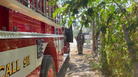 Fuego reduce a cenizas una vivienda en el fraccionamiento Los Ángeles, en Los Mochis, Sinaloa