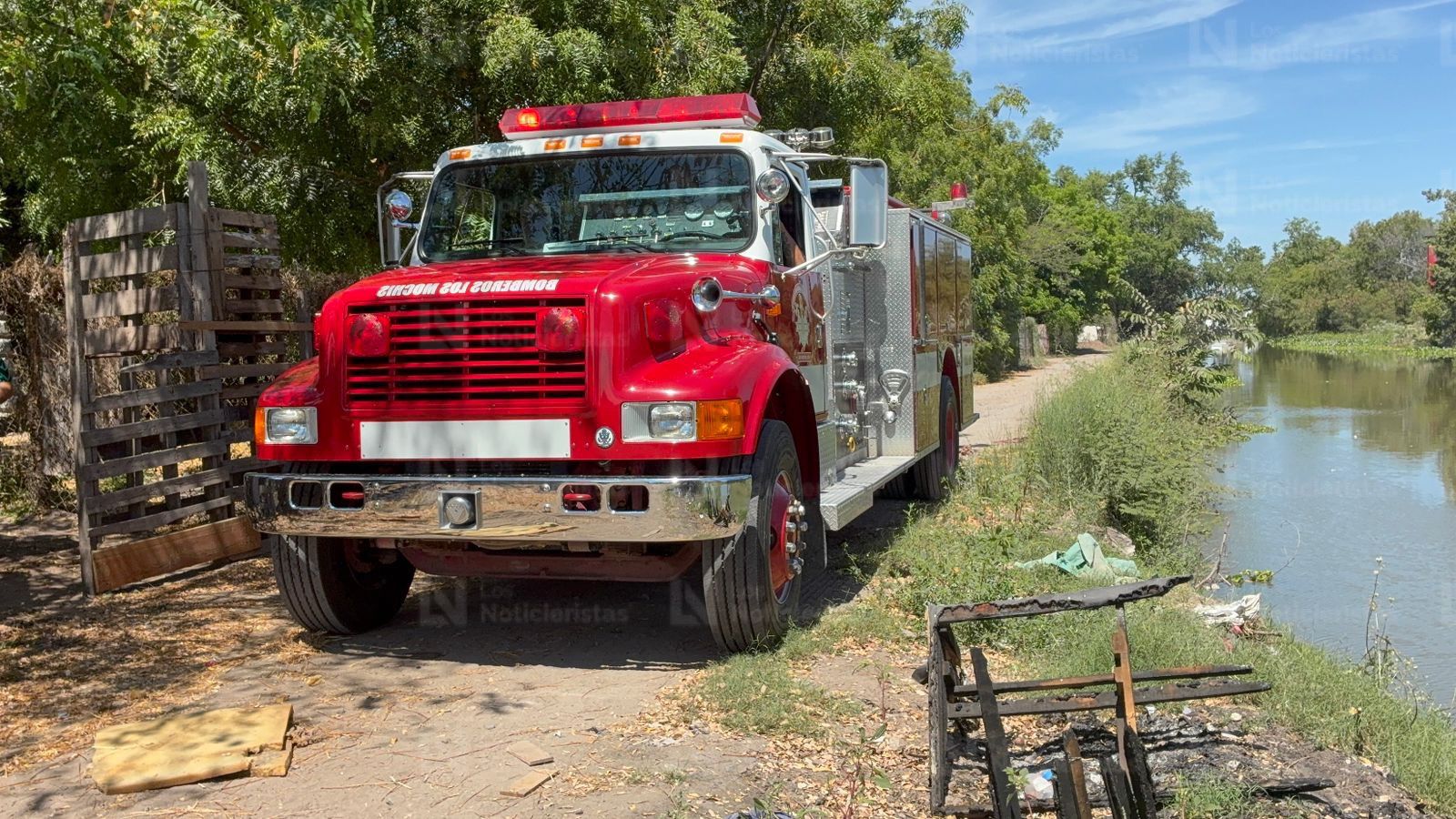 Incendio de vivienda en Los Ángeles de Los Mochis