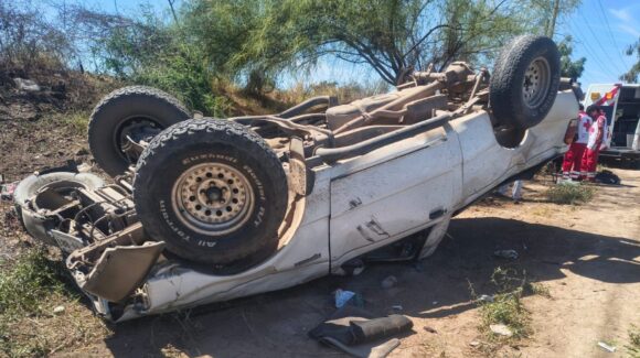 Volcadura de una camioneta en Bamoa, Guasave, Sinaloa deja un menor de 17 años lesionado