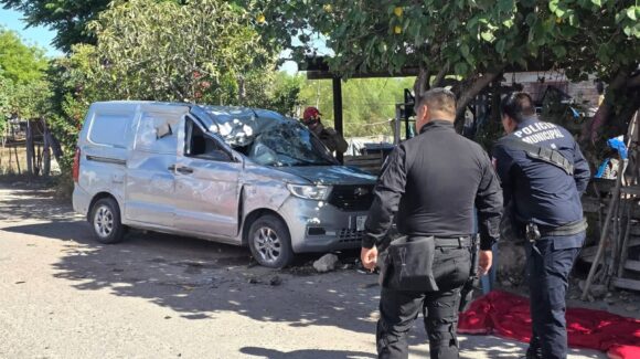 Dos lesionados: el saldo de una volcadura en Babujaqui, Juan José Ríos, Sinaloa
