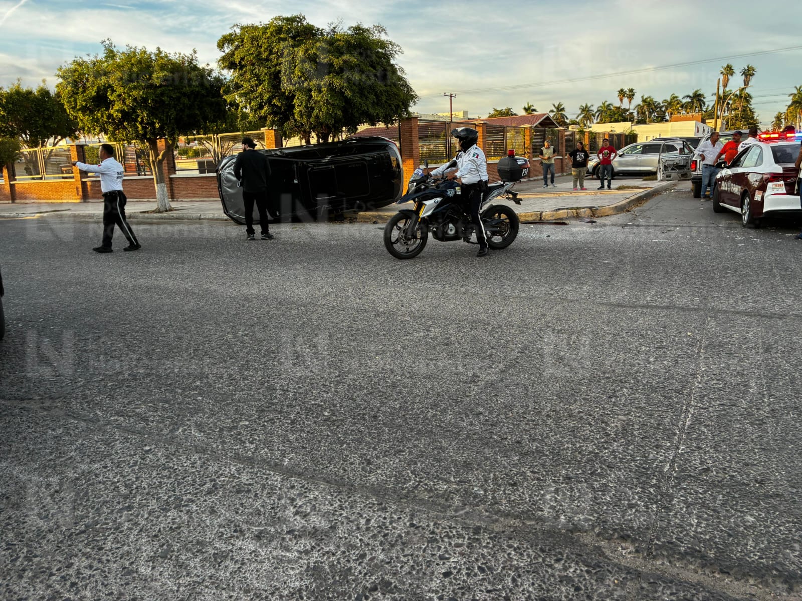 Volcadura en el sector centro de Los Mochis