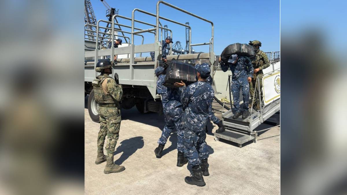 Marina asegura 63 bultos de presunta cocaína en aguas del Pacífico