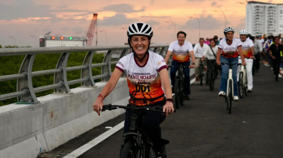 Sheinbaum culmina gira por Quintana Roo, Chiapas y Edomex; inaugura puente Nichupté, anuncia becas y restituye tierras