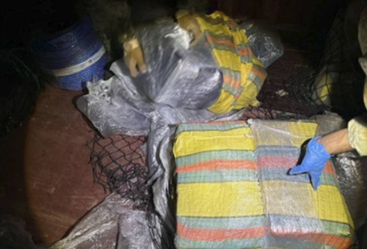 Marina asegura 63 bultos de presunta cocaína en aguas del Pacífico