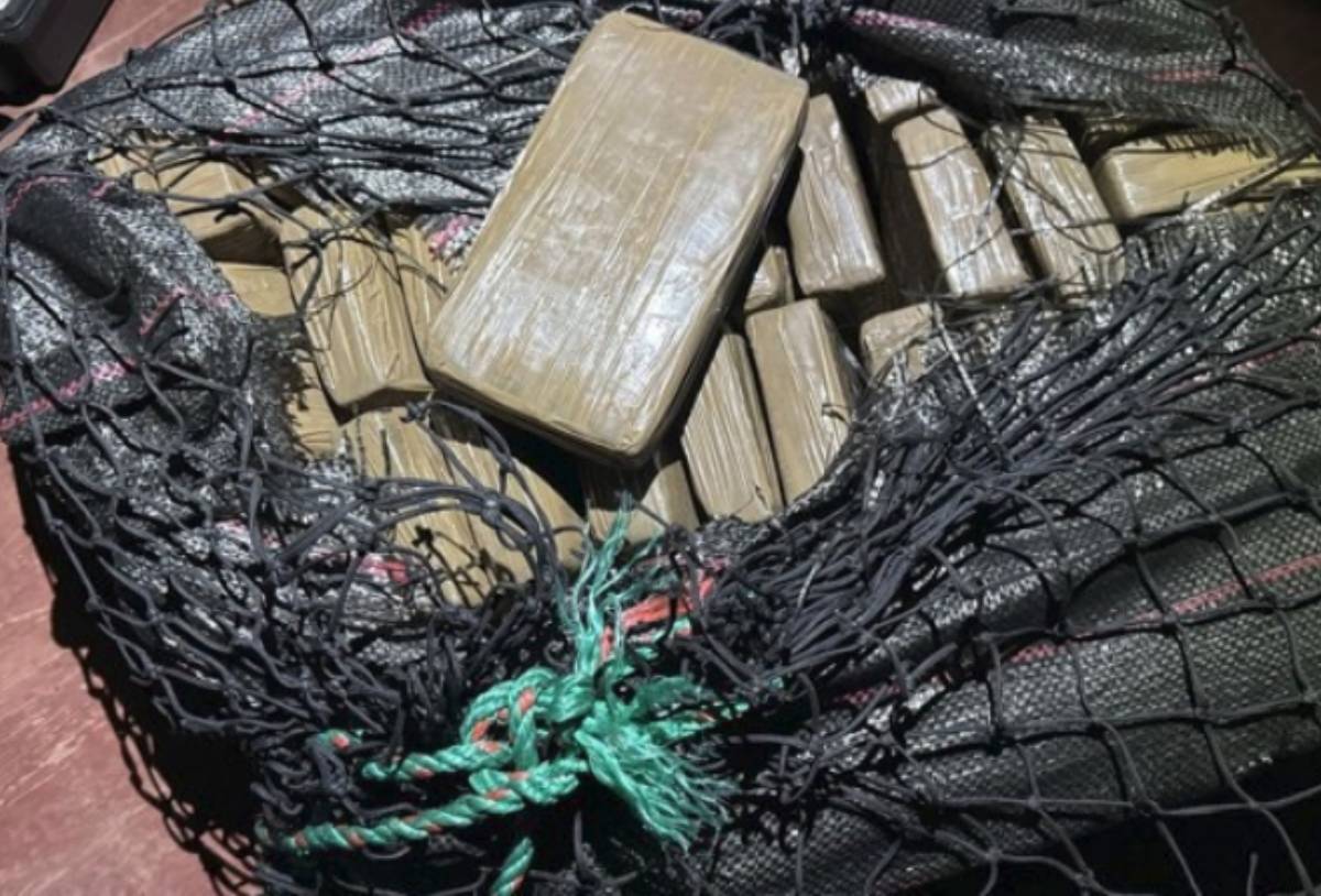 Marina asegura 63 bultos de presunta cocaína en aguas del Pacífico