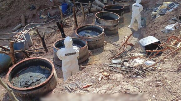 Autoridades desmantelan cinco narcolaboratorios en Sinaloa, Jalisco y Nayarit; incautan casi una tonelada de metanfetamina