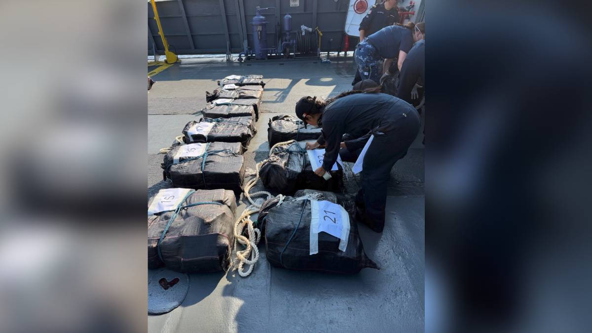 Marina asegura 63 bultos de presunta cocaína en aguas del Pacífico