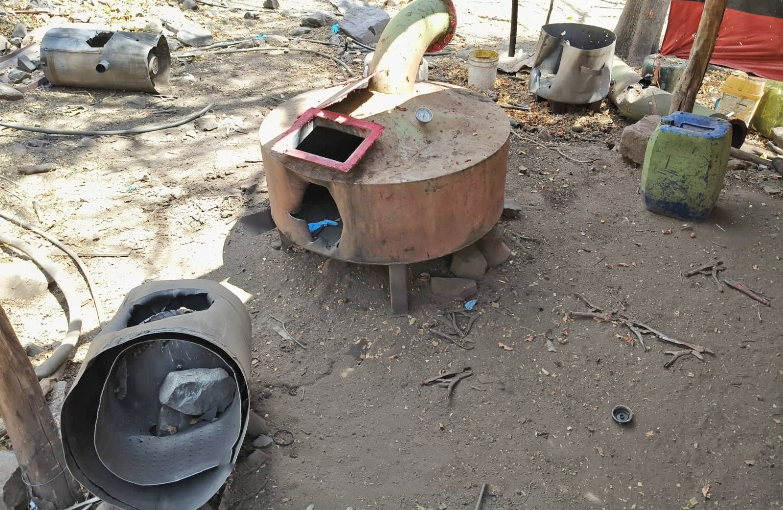 Marina desmantela dos laboratorios clandestinos en Culiacán