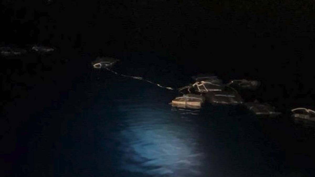 Marina asegura 63 bultos de presunta cocaína en aguas del Pacífico