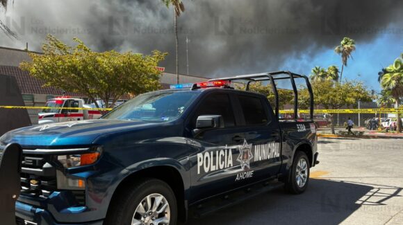 Yeraldine Bonilla agradece apoyo de Claudia Sheinbaum tras incendio en Plaza Fiesta Las Palmas de Los Mochis, Sinaloa