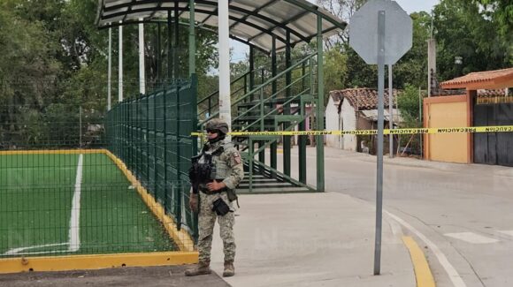 Abandonan a dos hombres asesinados en la plazuela de Tepuche de Culiacán