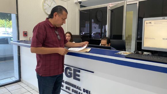 Arturo Nevárez acusa a exesposa de su hermano de la agresión a balazos sufrida frente a edificio de la UAS, en Culiacán