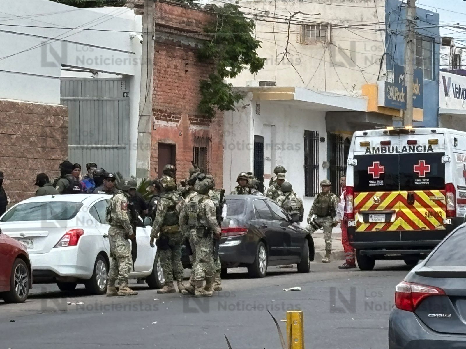 Atacan a balazos un local de préstamos en el Primer Cuadro de Culiacán